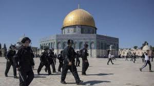 Ribuan Yahudi Israel Geruduk Masjid Al-Aqsa, Beribadah dan Menari-nari