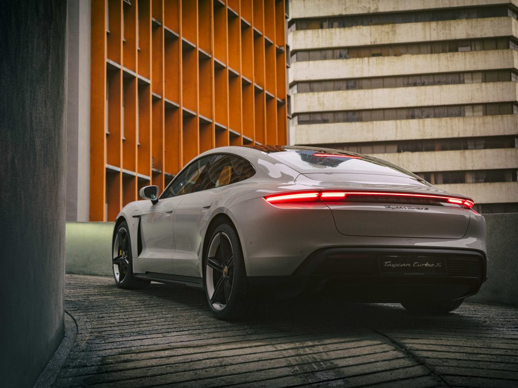 Aplikasi Rekayasa Manufaktur Aditif dan Protokol Kontrol Kualiti Komponen Cetakan Tiga Dimensi Porsche Berperforma Tinggi