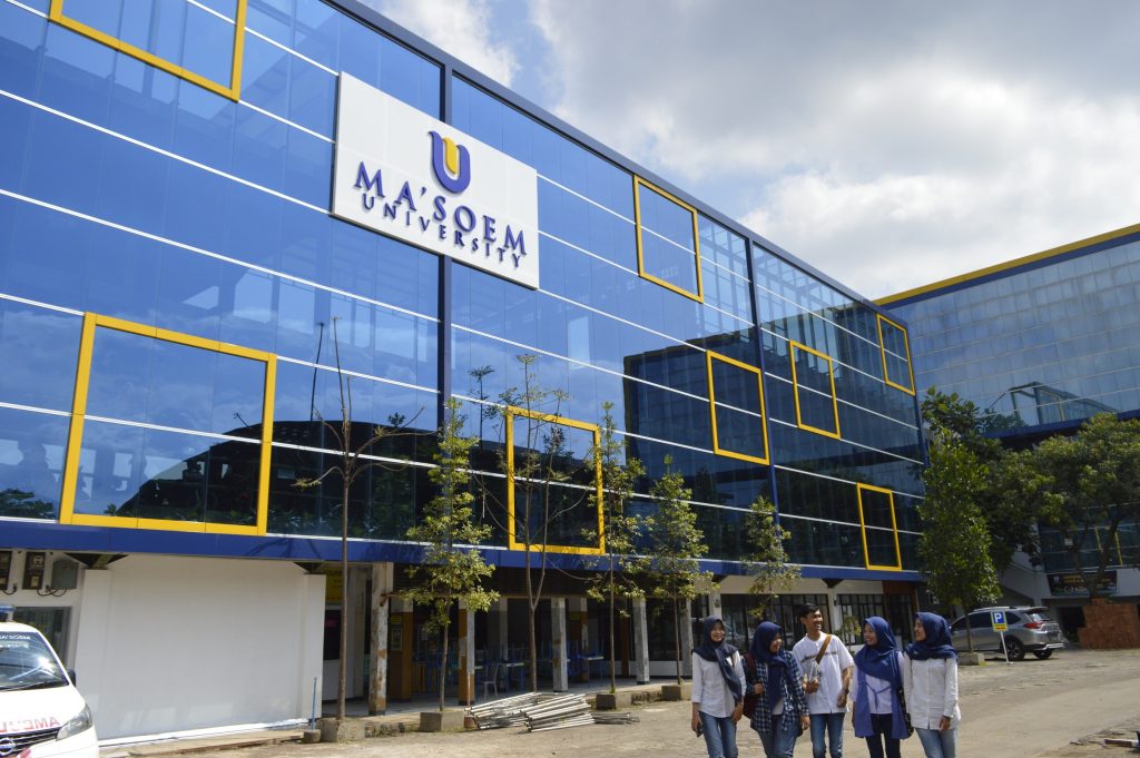 Peluang Kuliah Bisnis Digital di Bandung: Dari Mahasiswa Jadi Pengusaha Muda di Universitas Ma'soem