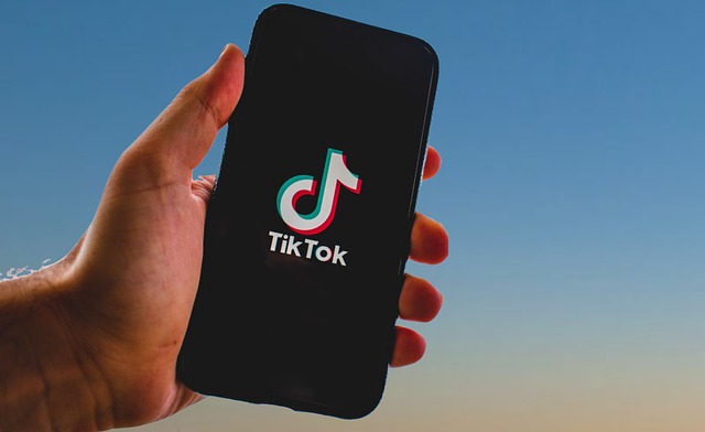 Jasa Share TikTok, Strategi Efektif Mendorong Konten Lebih Cepat Viral