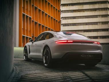 Aplikasi Rekayasa Manufaktur Aditif dan Protokol Kontrol Kualiti Komponen Cetakan Tiga Dimensi Porsche Berperforma Tinggi