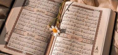 Alquran: Panduan Hidup dan Kemudahan Akses di Era Digital
