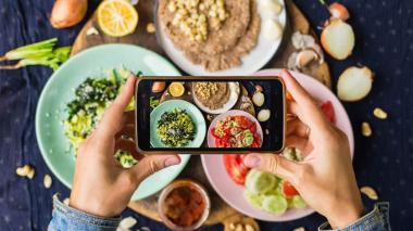  Sehari dalam Hidup Seorang Food Blogger: Dari Makan hingga Edit Foto